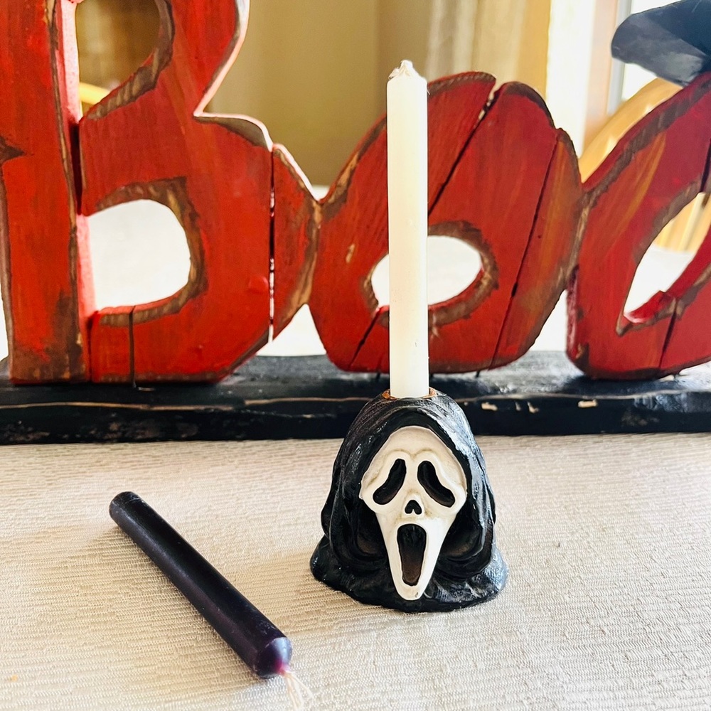 Halloween scream ghost candle stick holder